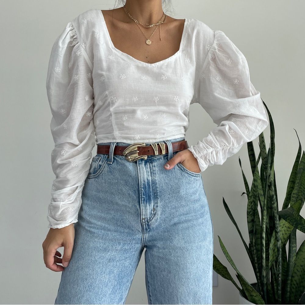 NWT white 100% cotton eyelet puff sleeve top - Picture 3 of 7